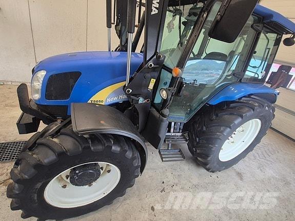 New Holland T5050 الجرارات