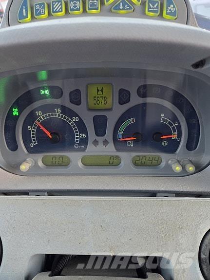 New Holland T6020 الجرارات