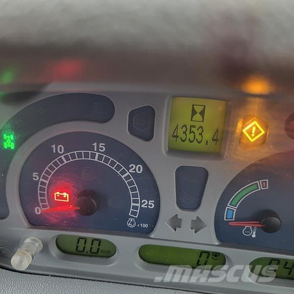 New Holland T6040 الجرارات