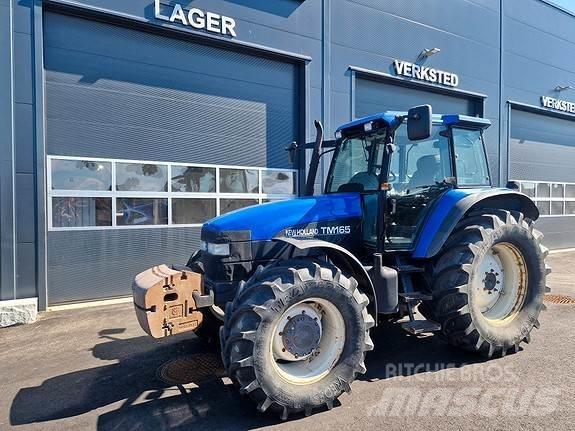 New Holland TM165 الجرارات
