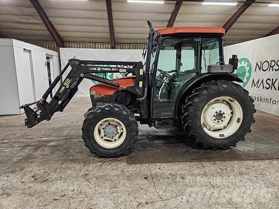 New Holland TN75D الجرارات