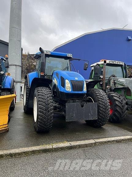 New Holland TVT190 الجرارات