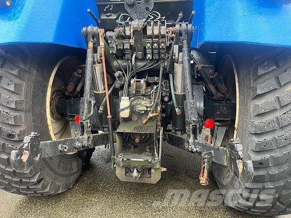 New Holland TVT190 الجرارات