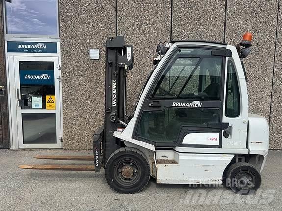 Nissan FD25 45434 شاحنات الديزل