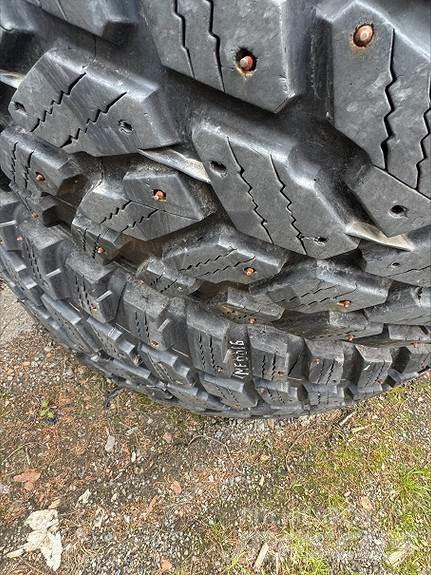 Nokian Hakkapelita ماكينات زراعية أخرى