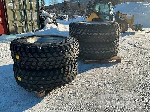 Nokian TRI 2 ماكينات الطرق والجليد الأخرى
