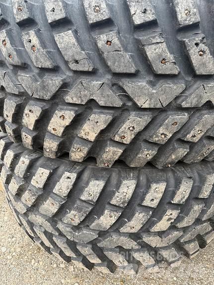 Nokian Tri 2 ماكينات الطرق والجليد الأخرى