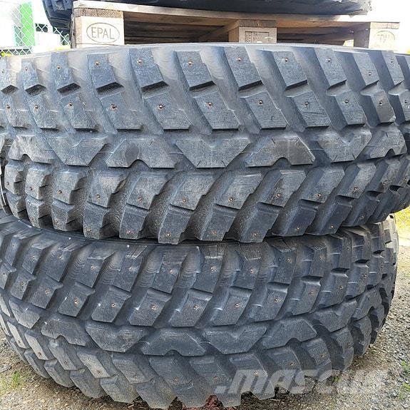 Nokian TRI 2 الإطارات والعجلات والحافات