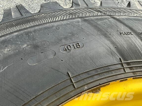 Nokian TRI 2 ماكينات الطرق والجليد الأخرى