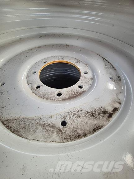 Nokian TRI2 الإطارات والعجلات والحافات