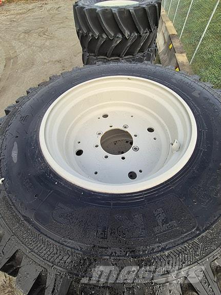 Nokian TRI2 الإطارات والعجلات والحافات