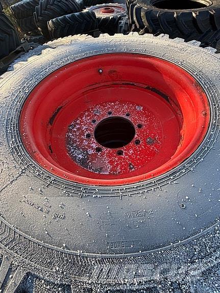 Nokian TRI2 الإطارات والعجلات والحافات