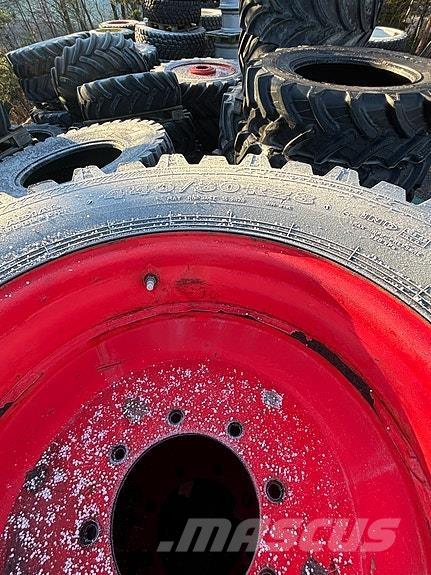 Nokian TRI2 الإطارات والعجلات والحافات