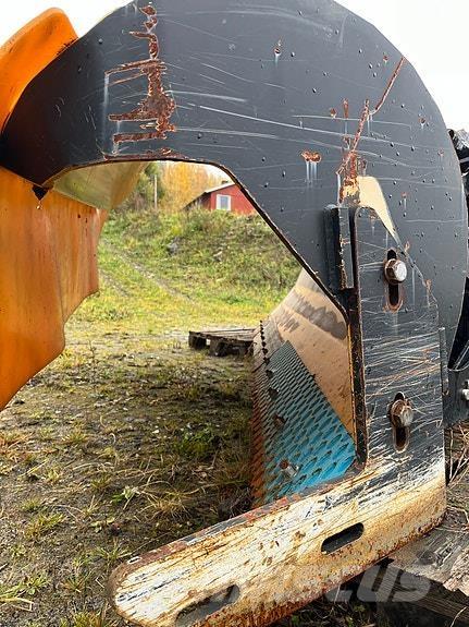  Øveraasen DEH285 حراثات ونصول الجليد