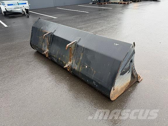 Quicke Muligens LV مقطورات للأغراض العامة