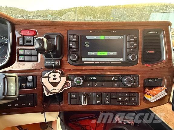 Scania 650 S شاحنات ذات هيكل صندوقي