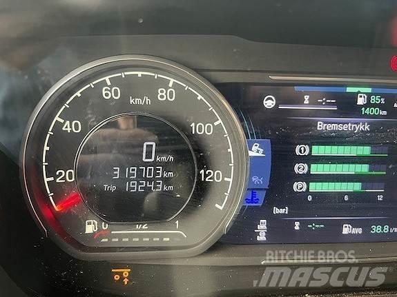 Scania R540 A6x2NB وحدات الجر