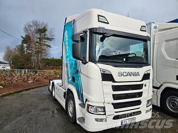 Scania R560 A6x2NB وحدات الجر