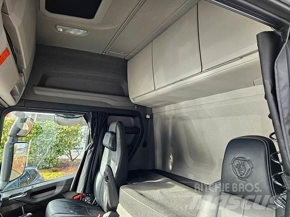 Scania R560 A6x2NB وحدات الجر