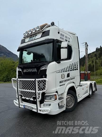 Scania S730 6x2 وحدات الجر