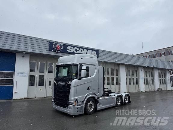 Scania S770 A6x4NB وحدات الجر