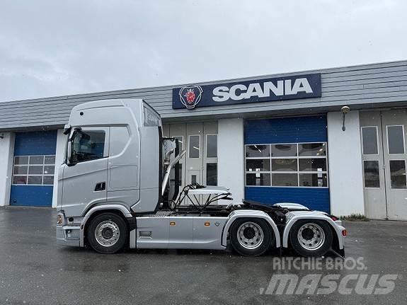 Scania S770 A6x4NB وحدات الجر