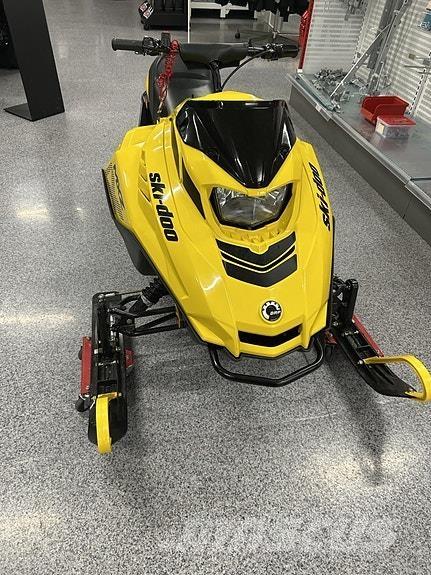 Ski-doo MXZ 120 كاسحات الجليد