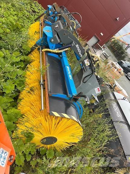 Snowek AH 330 ماكينات الطرق والجليد الأخرى