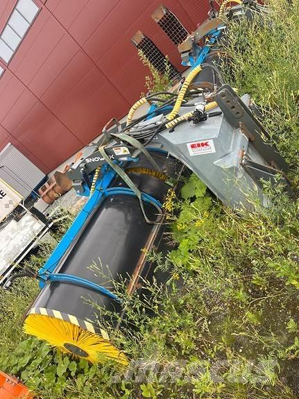 Snowek AH 330 ماكينات الطرق والجليد الأخرى