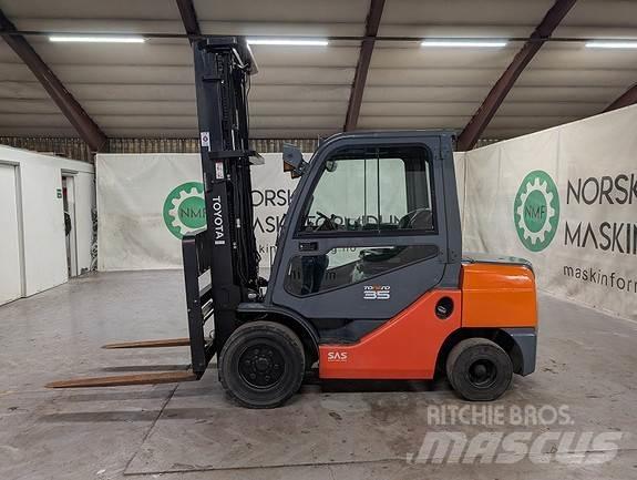 Toyota 52-8FDJF35 شاحنات الديزل