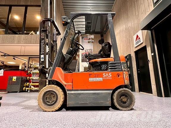 Toyota 7FBMF16 شاحنات الديزل