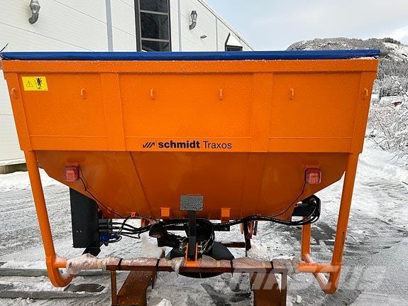  Traxos S15 VEP-490 معدات نشر الرمال والملح