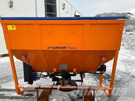  Traxos S15 VEP-490 معدات نشر الرمال والملح