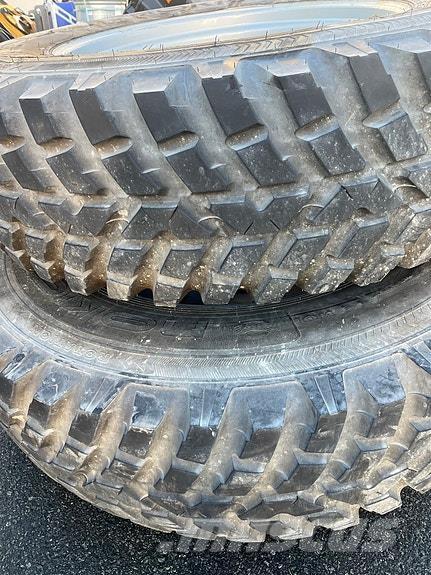  TRI Nokian الإطارات والعجلات والحافات