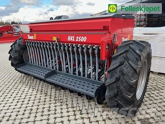 Tume HKL 2500S معدات توزيع السماد العضوي
