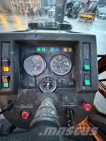 Valmet 665S الجرارات