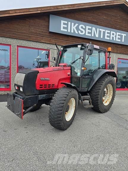 Valtra 6400 الجرارات