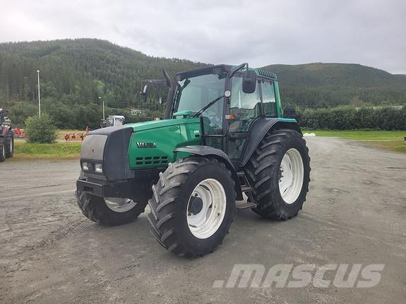 Valtra 6750-4 الجرارات
