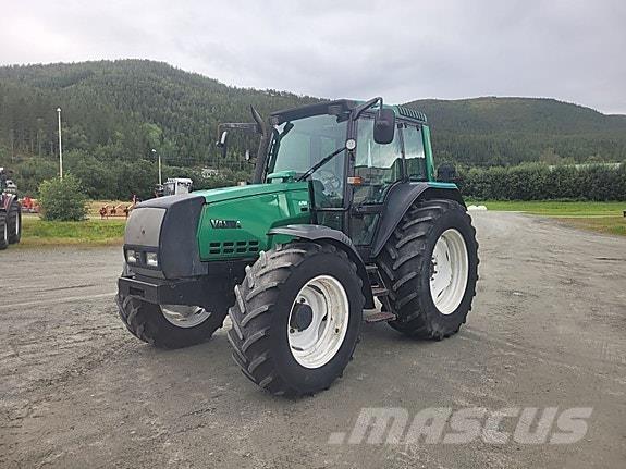 Valtra 6750-4 الجرارات