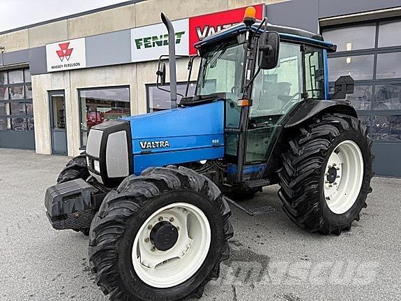 Valtra 900 TURBO الجرارات