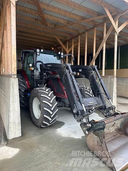 Valtra A105H4 الجرارات