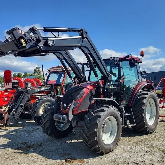 Valtra A134 الجرارات