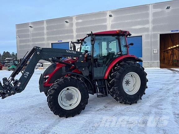 Valtra A75 الجرارات