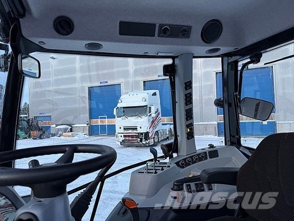 Valtra A75 الجرارات