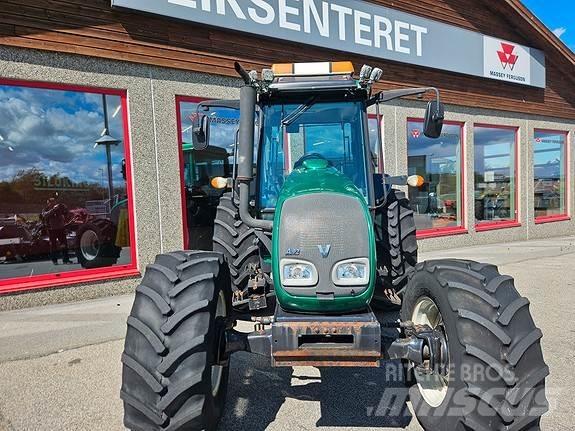 Valtra A92 الجرارات