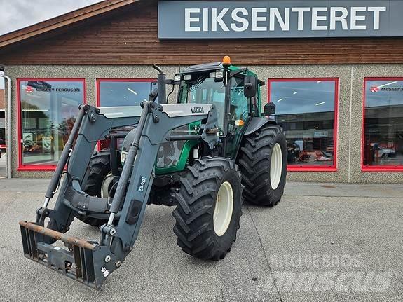 Valtra A92 الجرارات