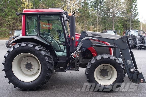 Valtra A93 الجرارات