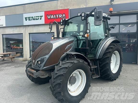 Valtra A94 الجرارات