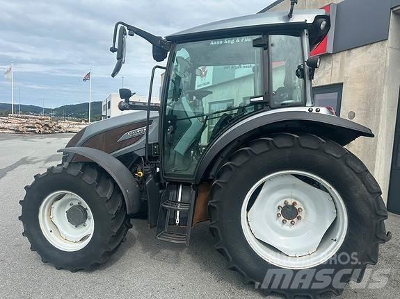 Valtra A94 الجرارات
