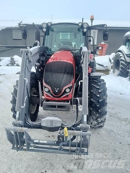 Valtra A95 الجرارات